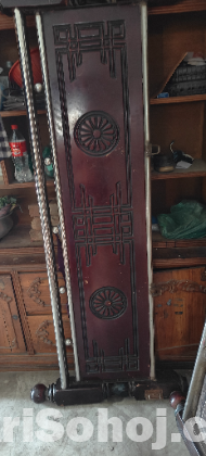 স্টিলের ৬ ফিট বাই ৭ ফিট খাট